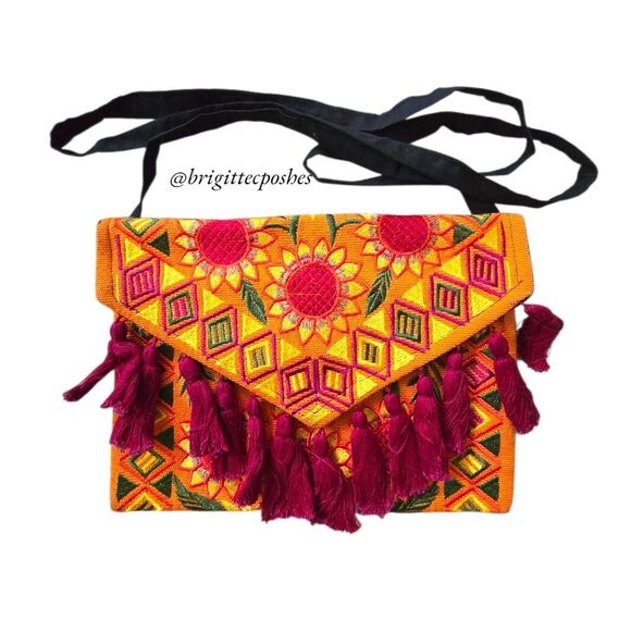 HANDMADE Mexican Embroidered Crossbody Bag - Picture 2 of 12